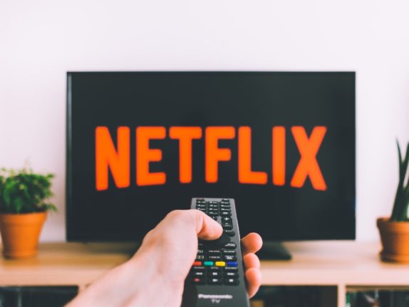 Netflix libera estas series y documentales en su canal de YouTube ...