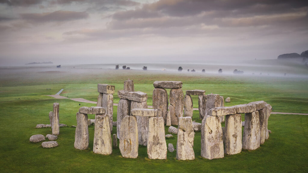 StoRecrean estructuras de Stonehenge, la acústica es como la de un cinenehenge