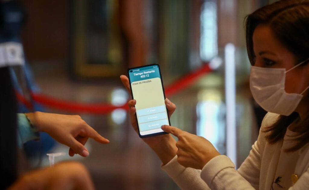 Diputados temen por espionaje en sus celulares, para votar a distancia