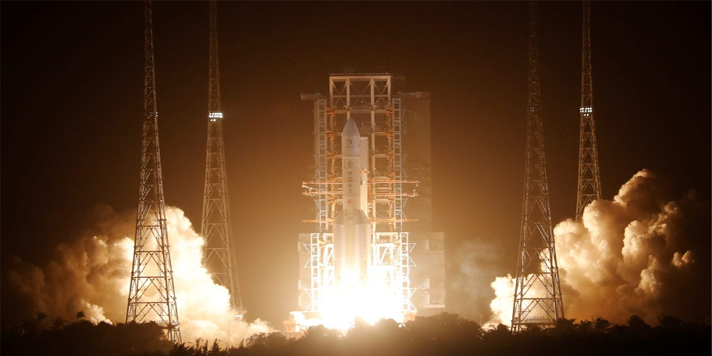 China lanzó una nave espacial robótica para recolectar rocas de la Luna