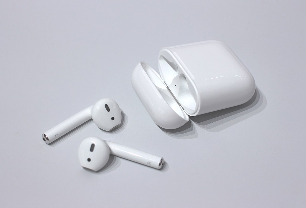 airpods-apple